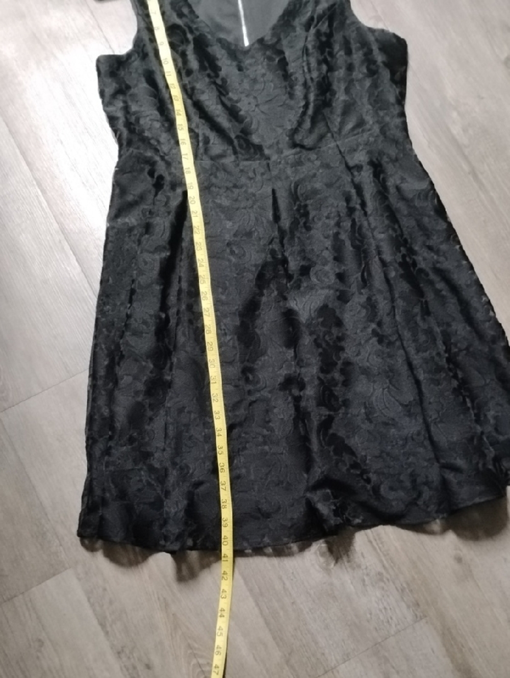 torrid Black Floral Lace V-Neck Midi Dress - Picture 10 of 15